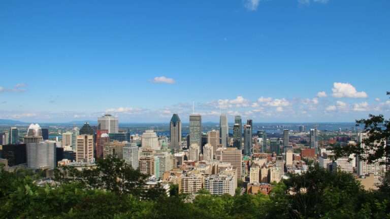 Crewfare Blog: 16 Places To Eat In Montreal: Metro Metro Edition (May 19-21)