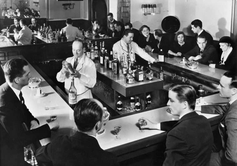 Crewfare Blog: The Secret Bars of New York City: A Guide to Modern Speakeasies