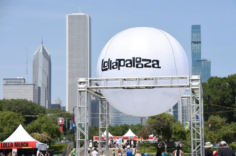 Crewfare Blog: Last Minute Hotels for Lollapalooza 2024