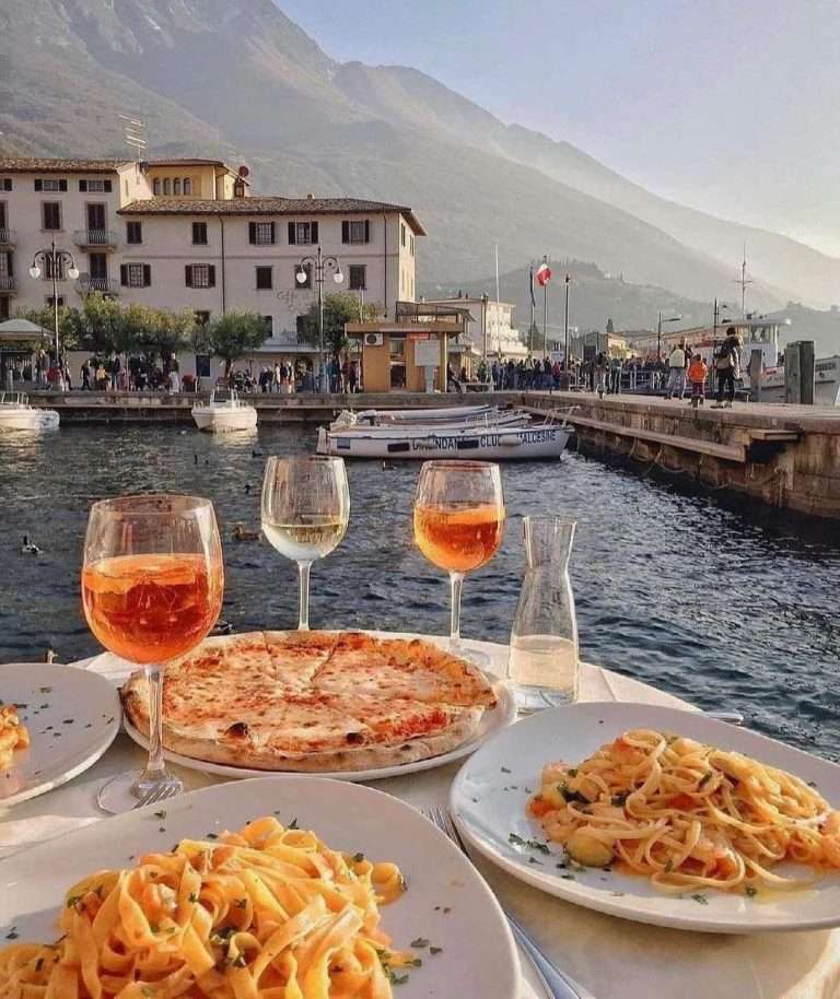 Crewfare Blog: 25 Foodie Destinations for 2025
