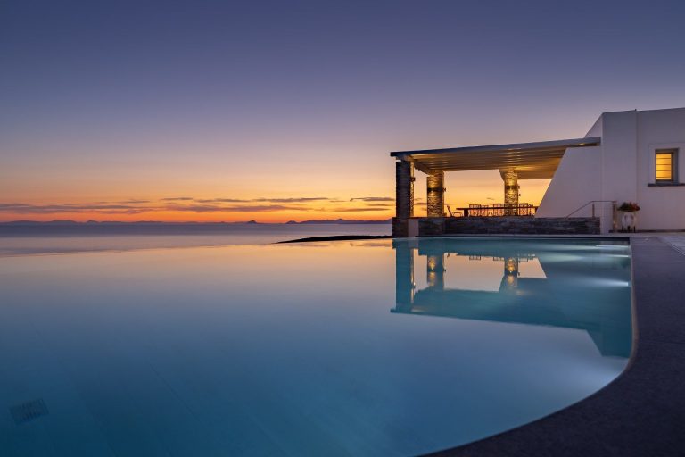 Crewfare Blog: Where to Stay & What to Do in Greece This Summer